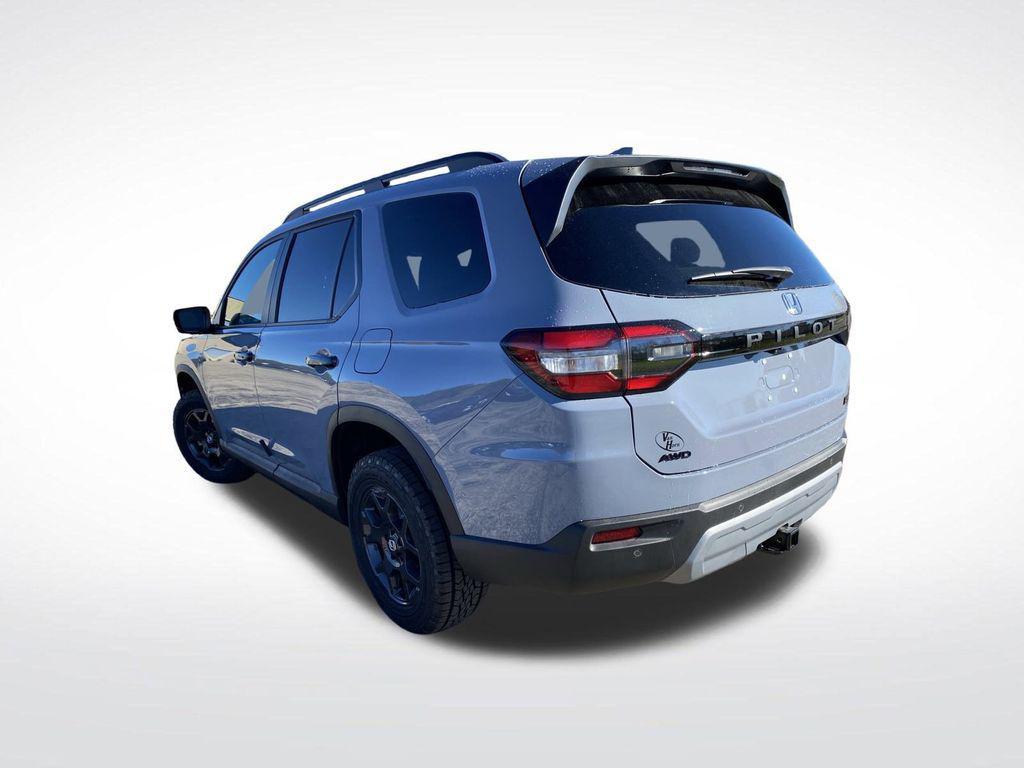 new 2025 Honda Pilot car, priced at $47,219