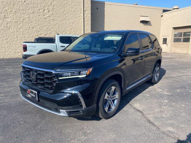 used 2023 Honda Pilot car, priced at $40,920