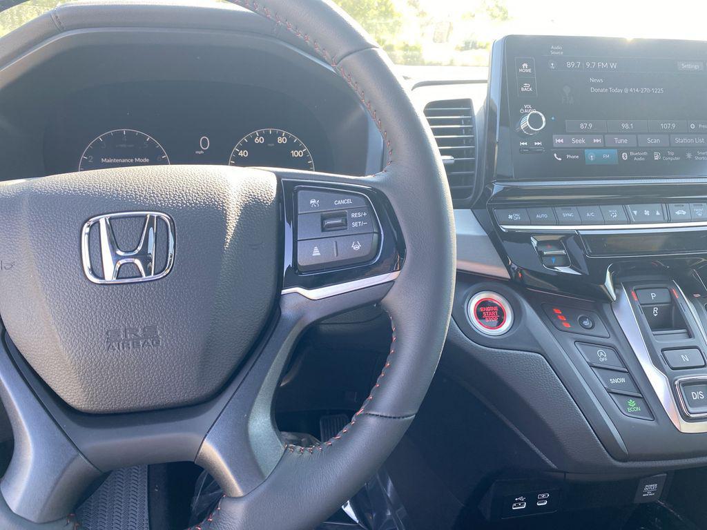 new 2026 Honda Odyssey car, priced at $43,195