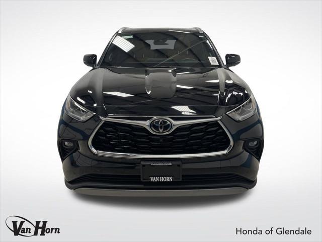 used 2023 Toyota Highlander car, priced at $43,913