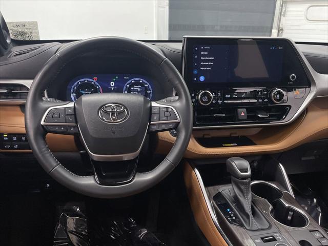 used 2023 Toyota Highlander car, priced at $43,913