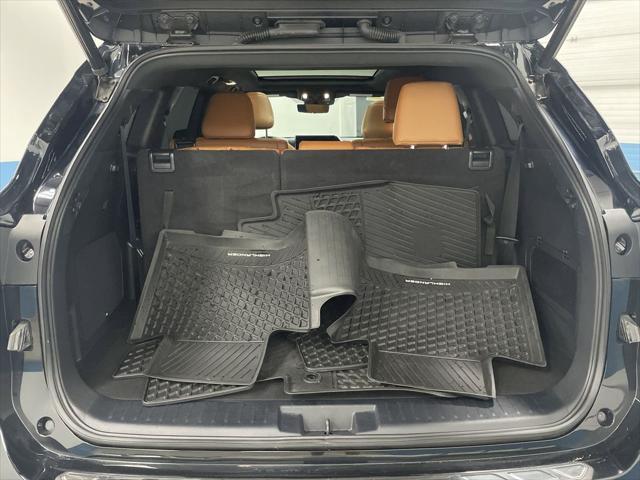used 2023 Toyota Highlander car, priced at $43,913