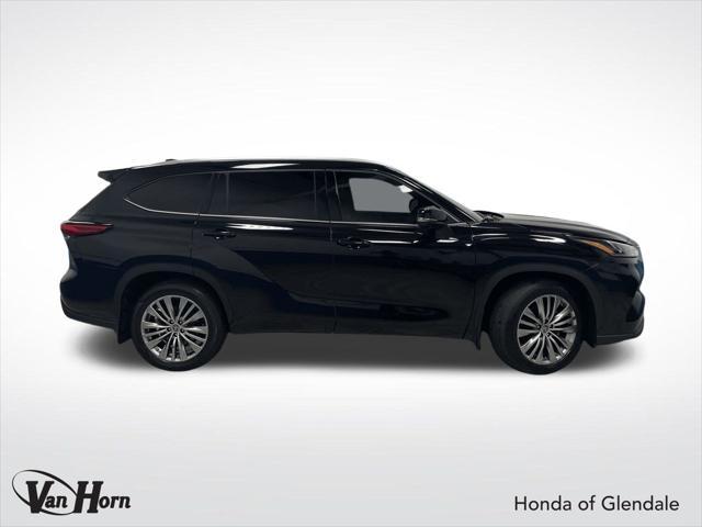 used 2023 Toyota Highlander car, priced at $43,913