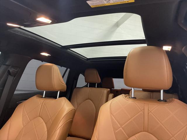 used 2023 Toyota Highlander car, priced at $43,913
