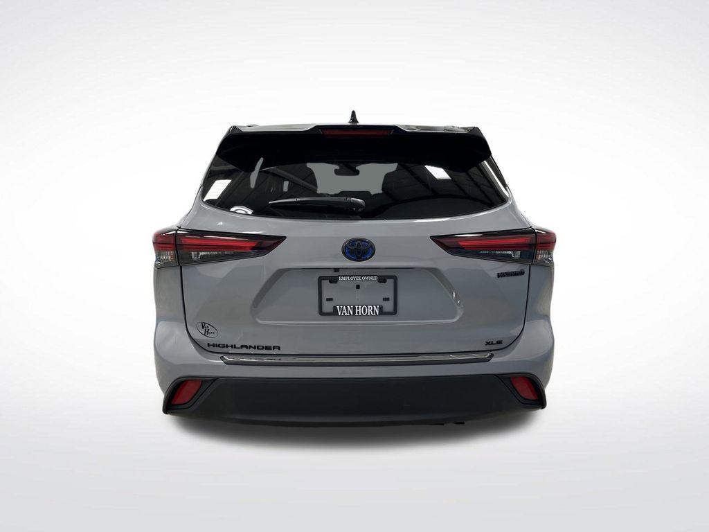 used 2024 Toyota Highlander Hybrid car, priced at $47,000