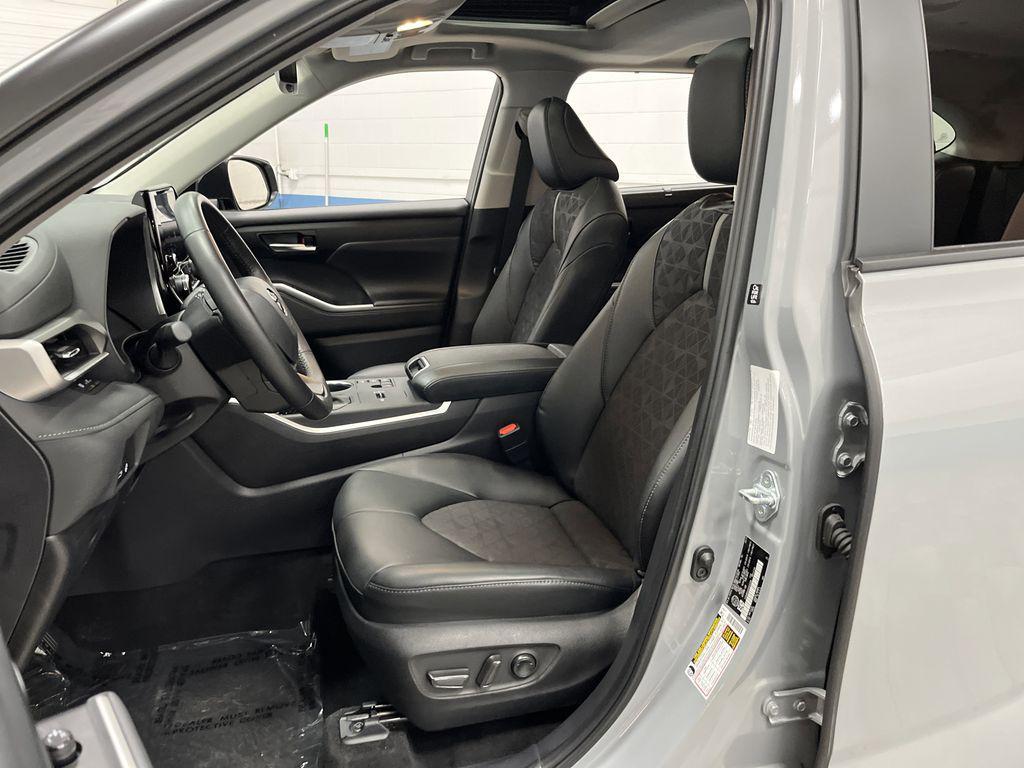 used 2024 Toyota Highlander Hybrid car, priced at $47,000