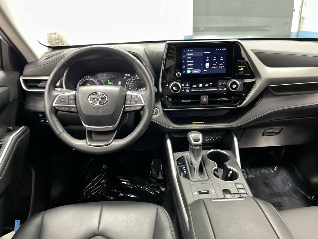 used 2024 Toyota Highlander Hybrid car, priced at $47,000