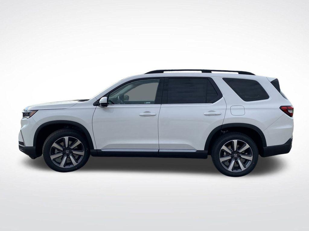 new 2025 Honda Pilot car, priced at $50,535