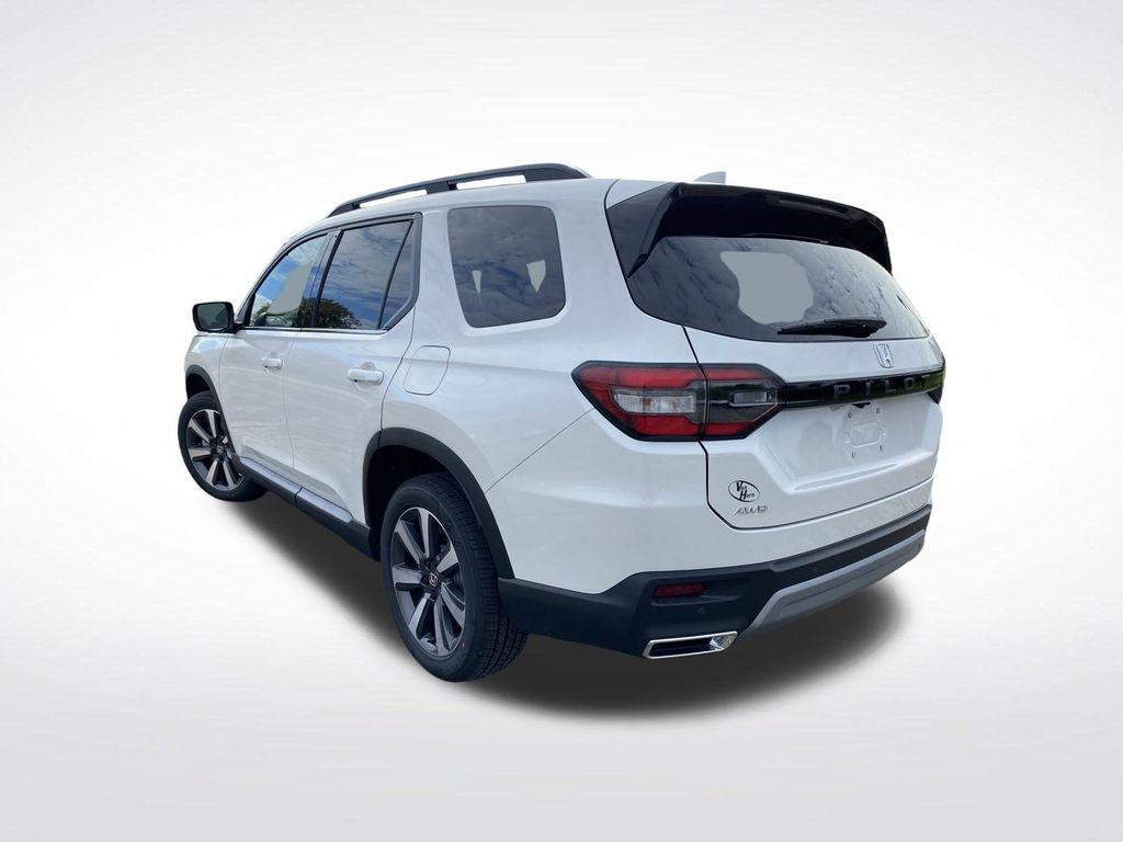 new 2025 Honda Pilot car, priced at $50,535