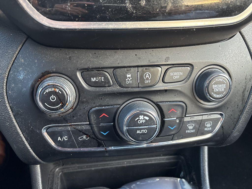 used 2020 Jeep Cherokee car, priced at $20,477