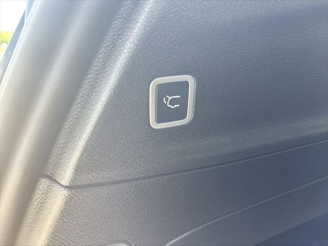 used 2019 Chrysler Pacifica car, priced at $17,791