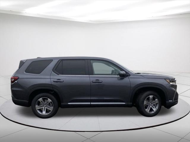 new 2025 Honda Pilot car, priced at $45,725