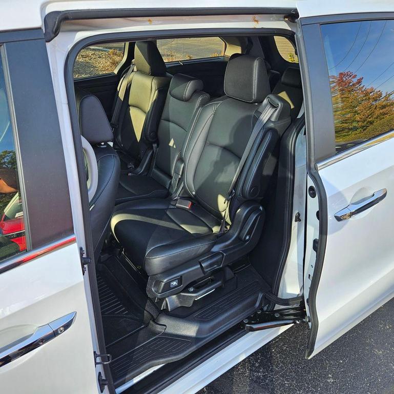 used 2024 Honda Odyssey car, priced at $42,820