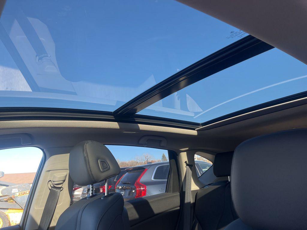 used 2023 Acura RDX car, priced at $34,998