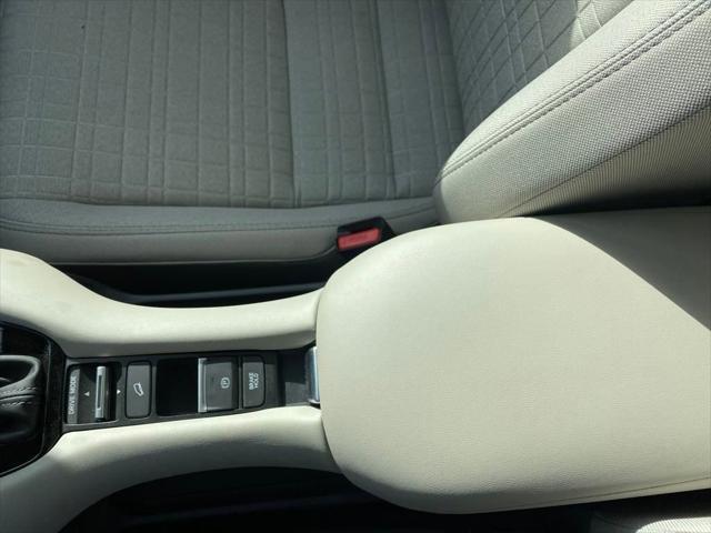 new 2025 Honda HR-V car, priced at $27,700