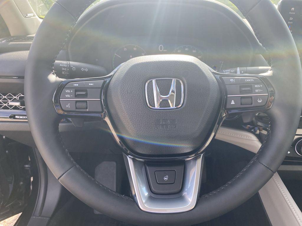 new 2025 Honda Accord Hybrid car, priced at $38,470