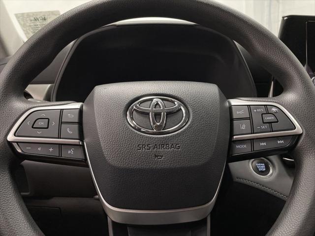 used 2024 Toyota Highlander car, priced at $40,922