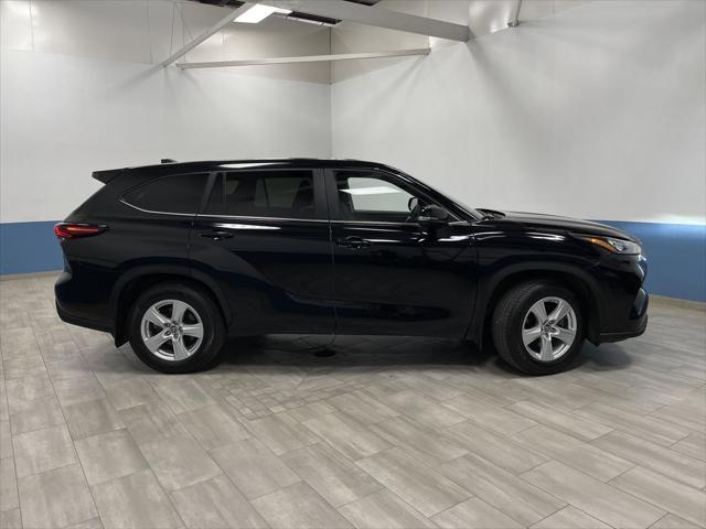 used 2024 Toyota Highlander car, priced at $40,922