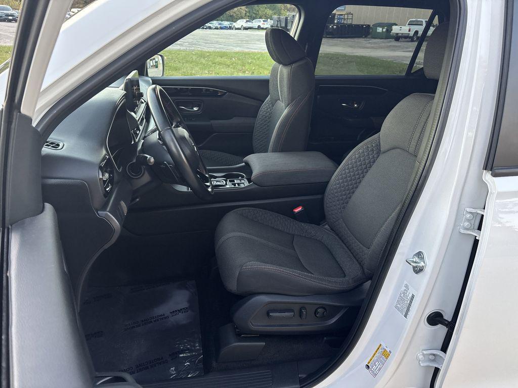 used 2023 Honda Pilot car, priced at $35,961