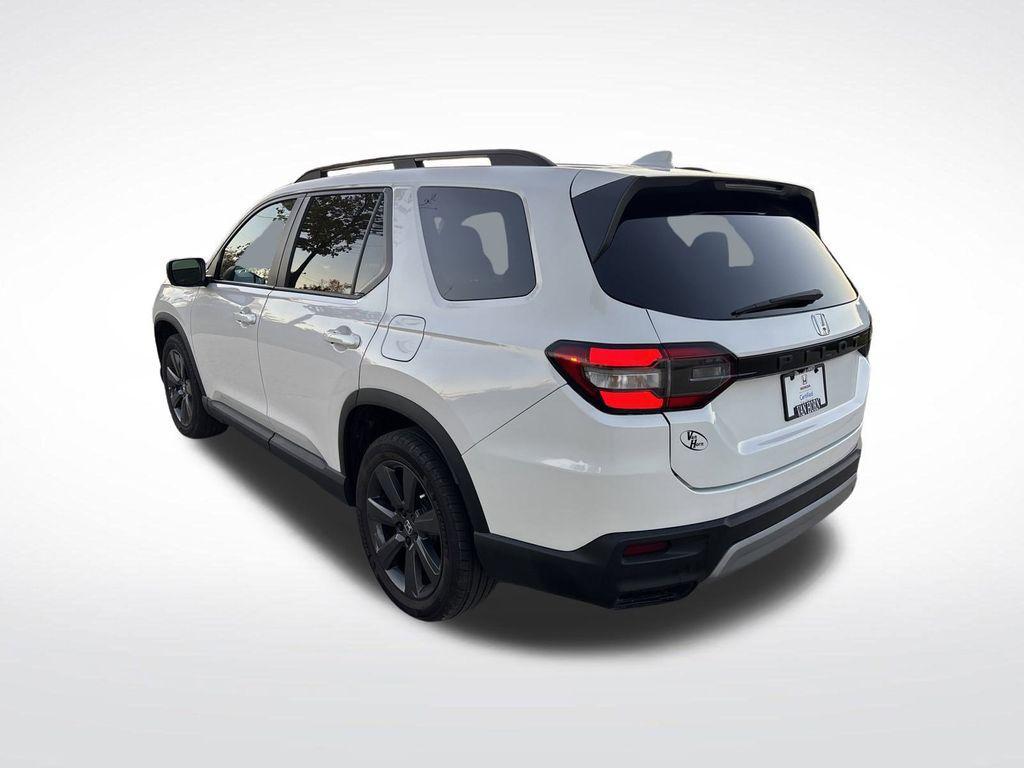 used 2023 Honda Pilot car, priced at $35,961