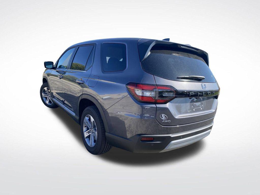 new 2025 Honda Pilot car, priced at $44,625