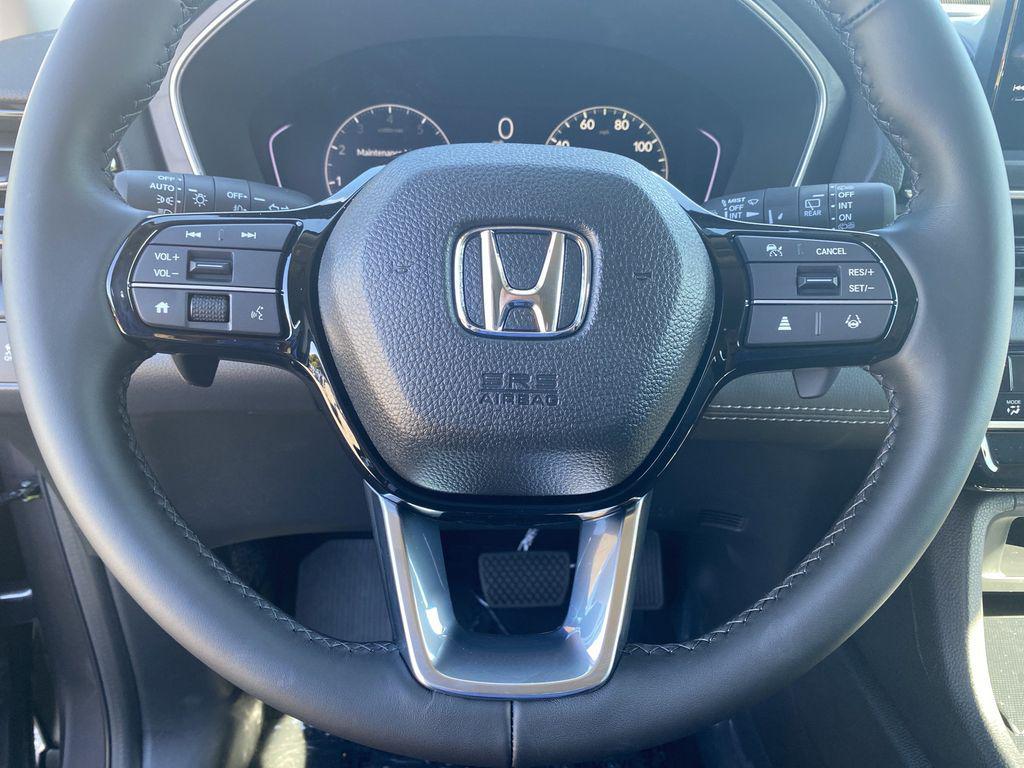 new 2025 Honda Pilot car, priced at $44,625