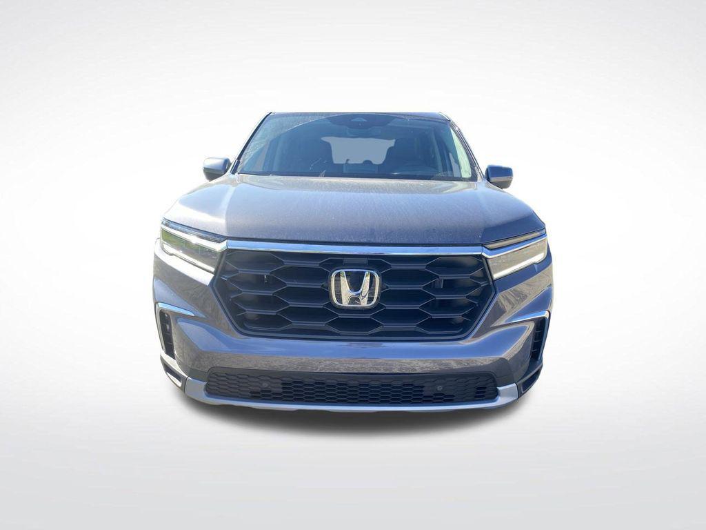 new 2025 Honda Pilot car, priced at $44,625