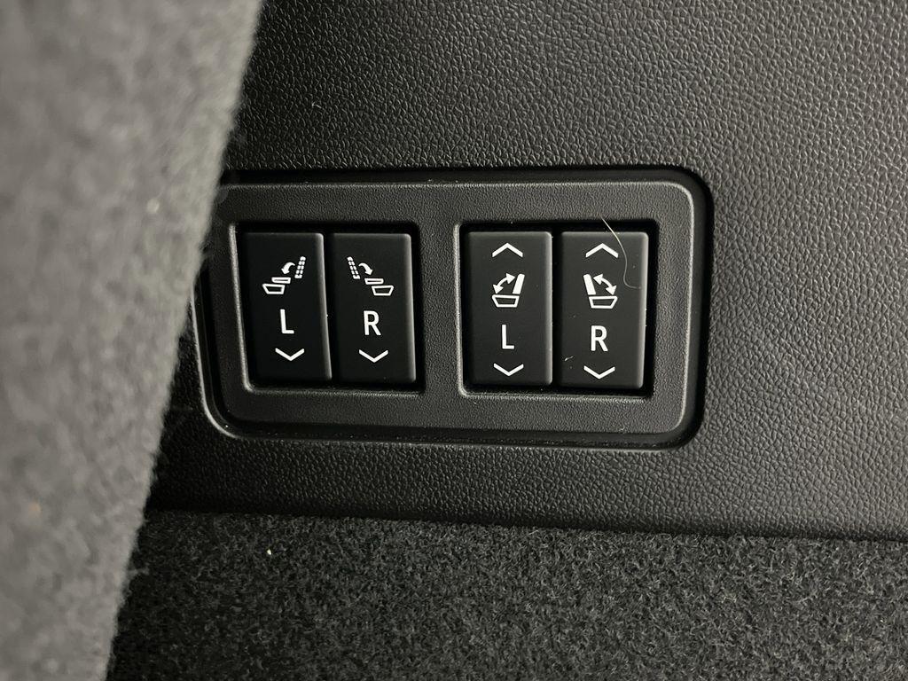 used 2023 Cadillac XT6 car, priced at $40,785