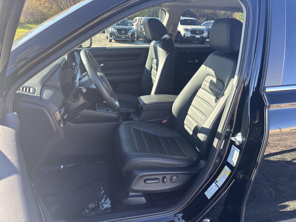 used 2023 Honda CR-V car, priced at $31,400