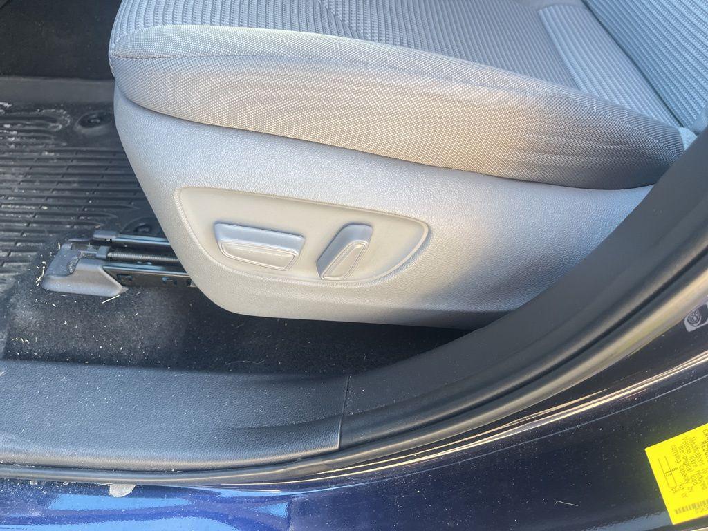 used 2023 Toyota Highlander car, priced at $29,218