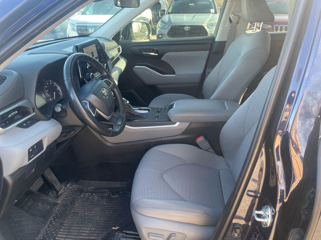 used 2023 Toyota Highlander car, priced at $29,218