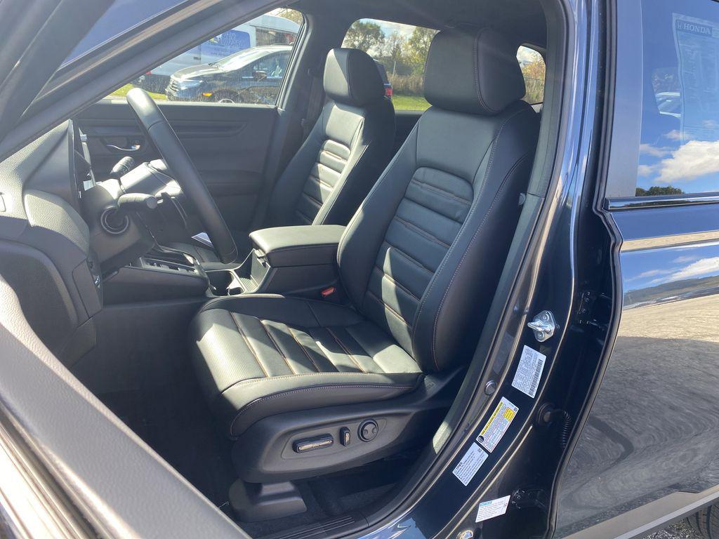 new 2026 Honda CR-V Hybrid car, priced at $39,683