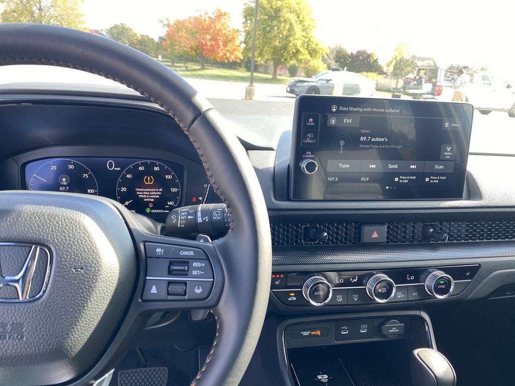 new 2026 Honda CR-V Hybrid car, priced at $39,683