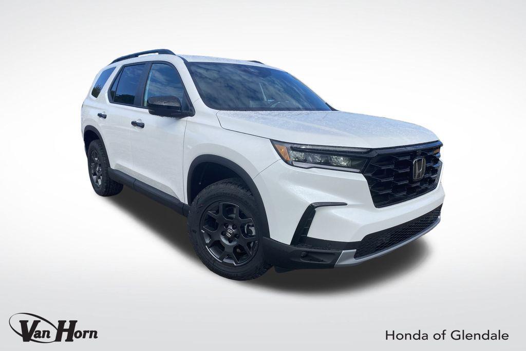 new 2025 Honda Pilot car, priced at $48,550