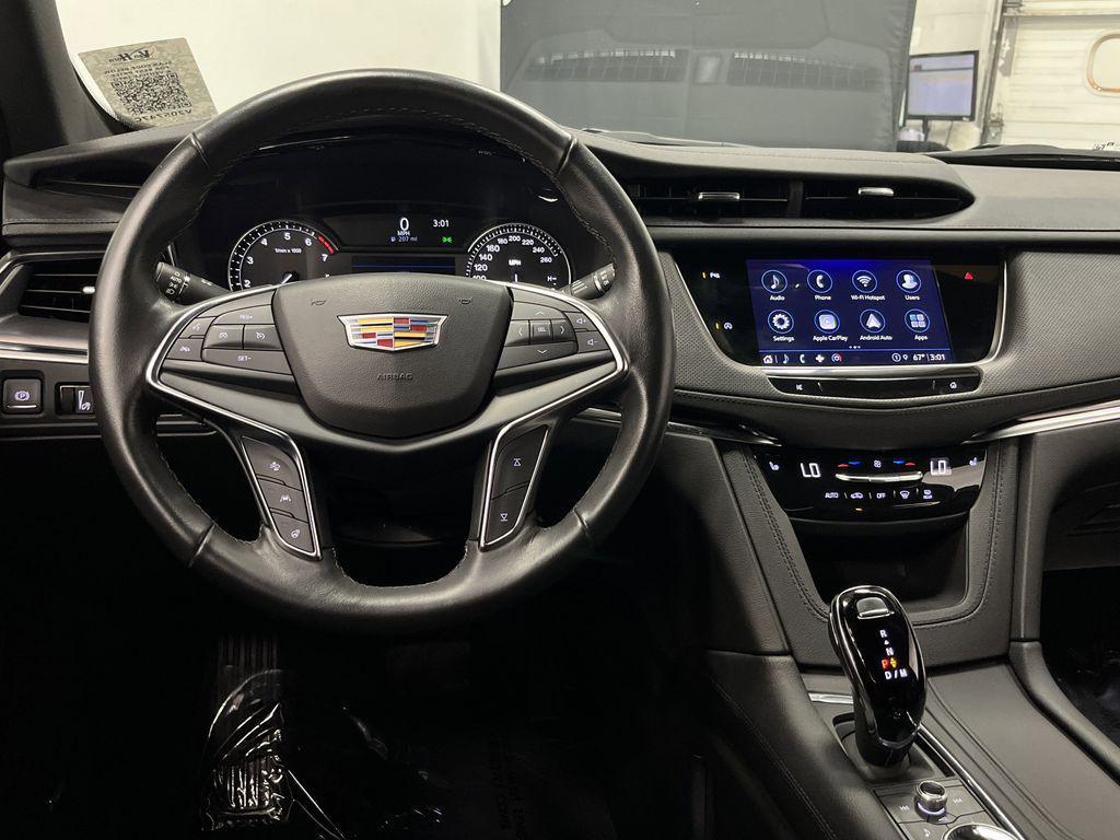 used 2024 Cadillac XT5 car, priced at $34,900
