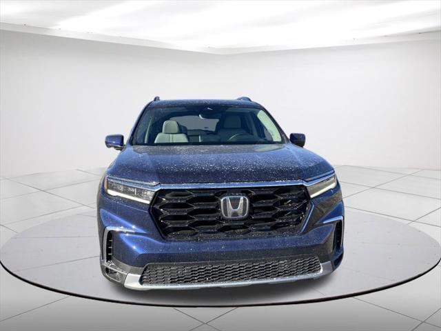 new 2025 Honda Pilot car, priced at $48,925