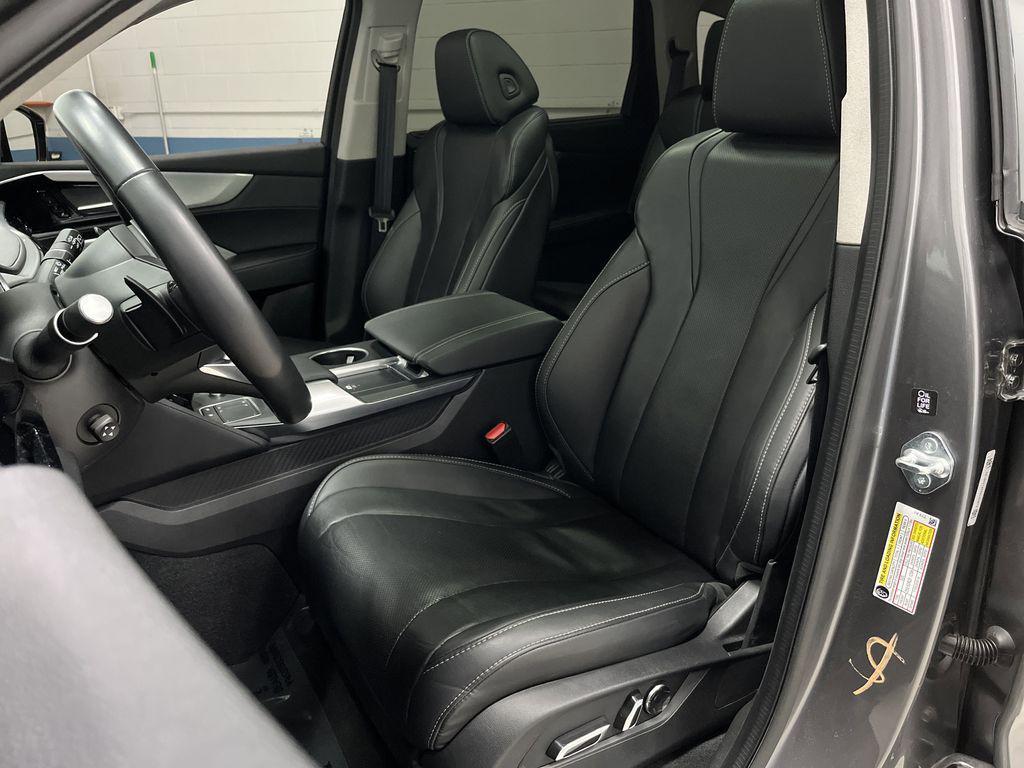 used 2023 Acura MDX car, priced at $38,900