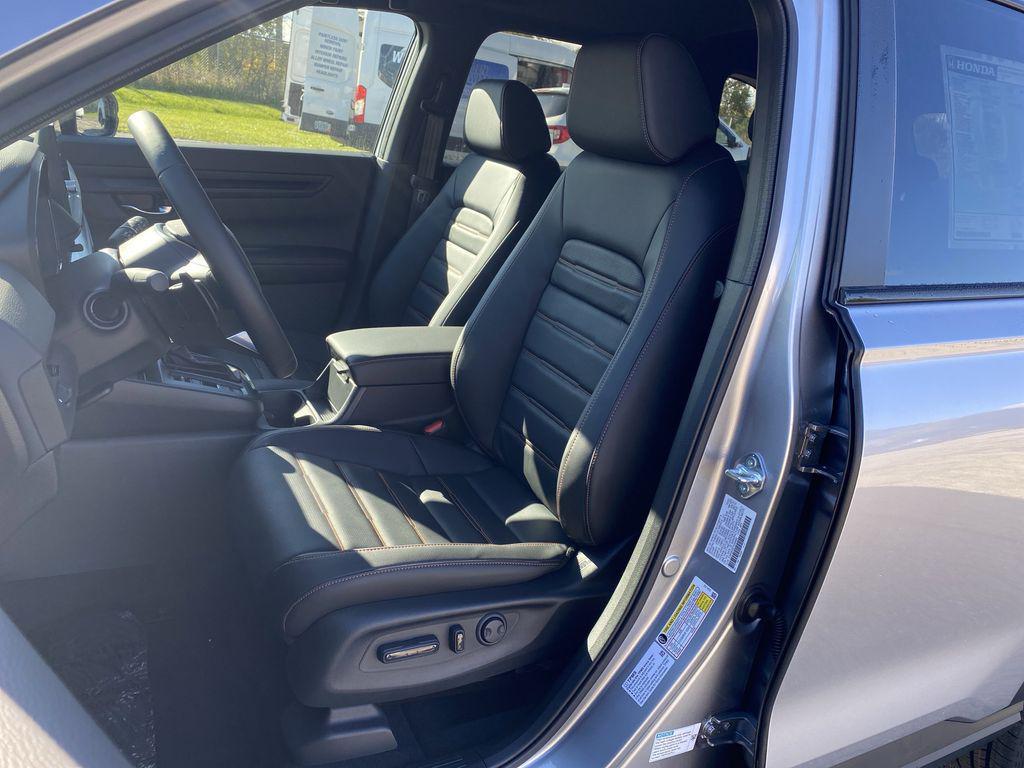 new 2026 Honda CR-V Hybrid car, priced at $39,683