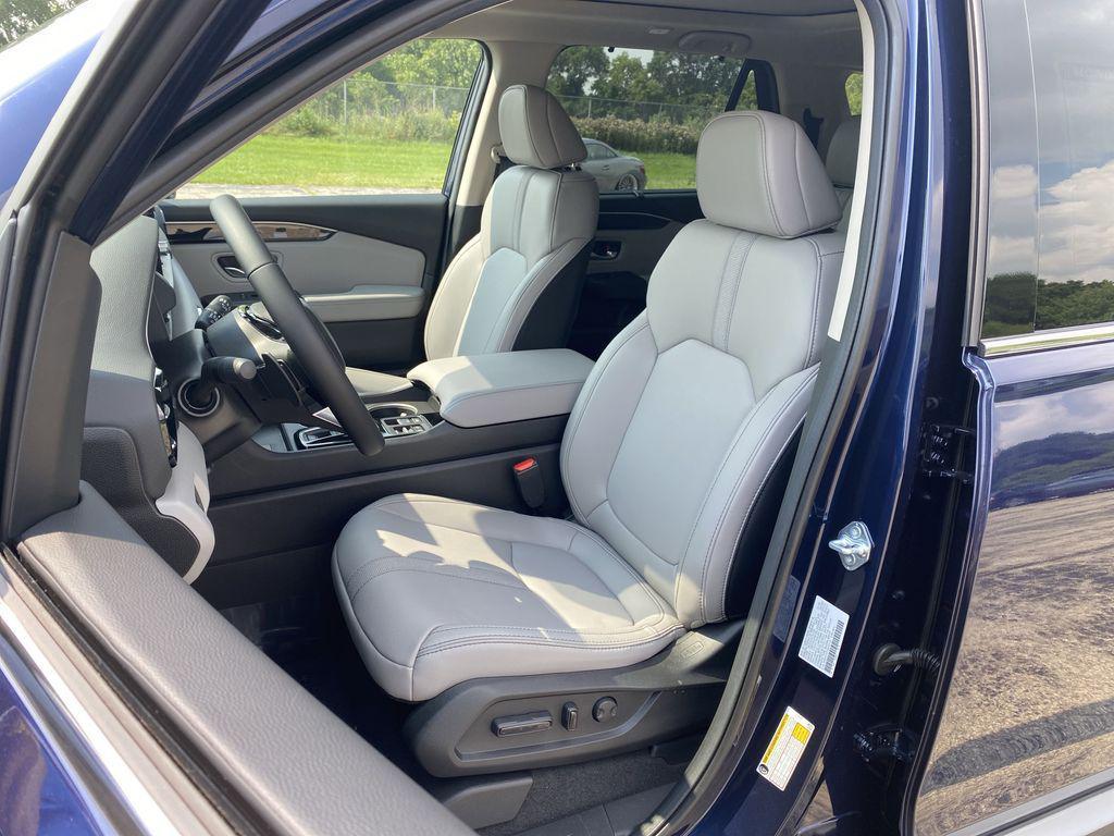 new 2025 Honda Pilot car, priced at $47,250