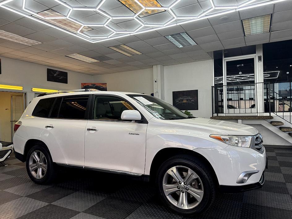 used 2013 Toyota Highlander car, priced at $17,998