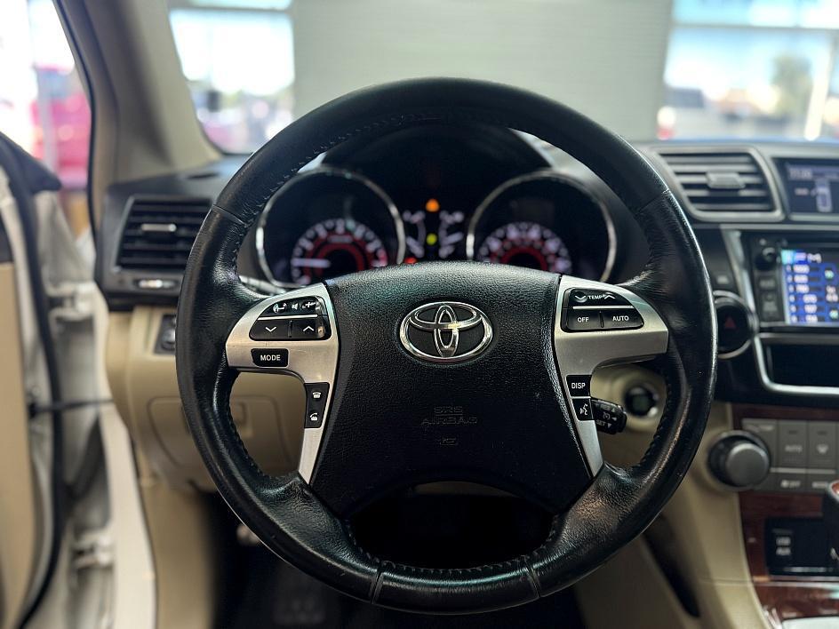 used 2013 Toyota Highlander car, priced at $17,998