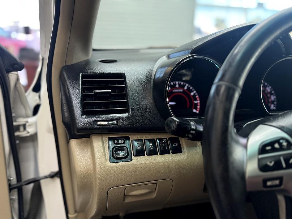 used 2013 Toyota Highlander car, priced at $17,998