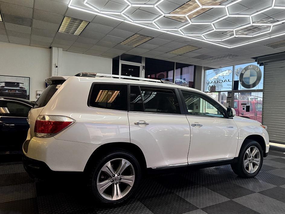 used 2013 Toyota Highlander car, priced at $17,998