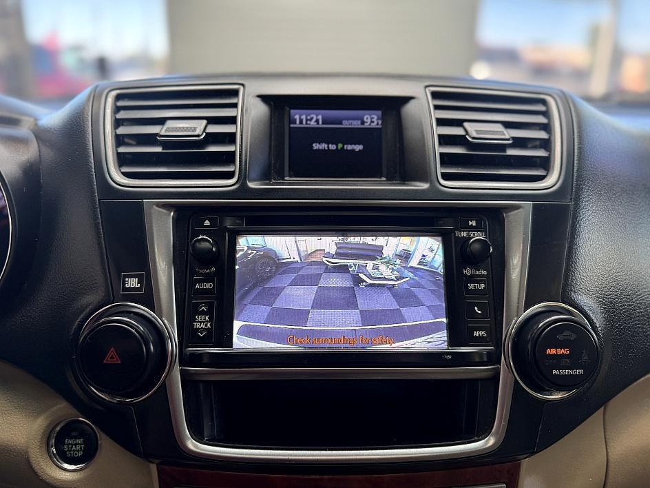 used 2013 Toyota Highlander car, priced at $17,998