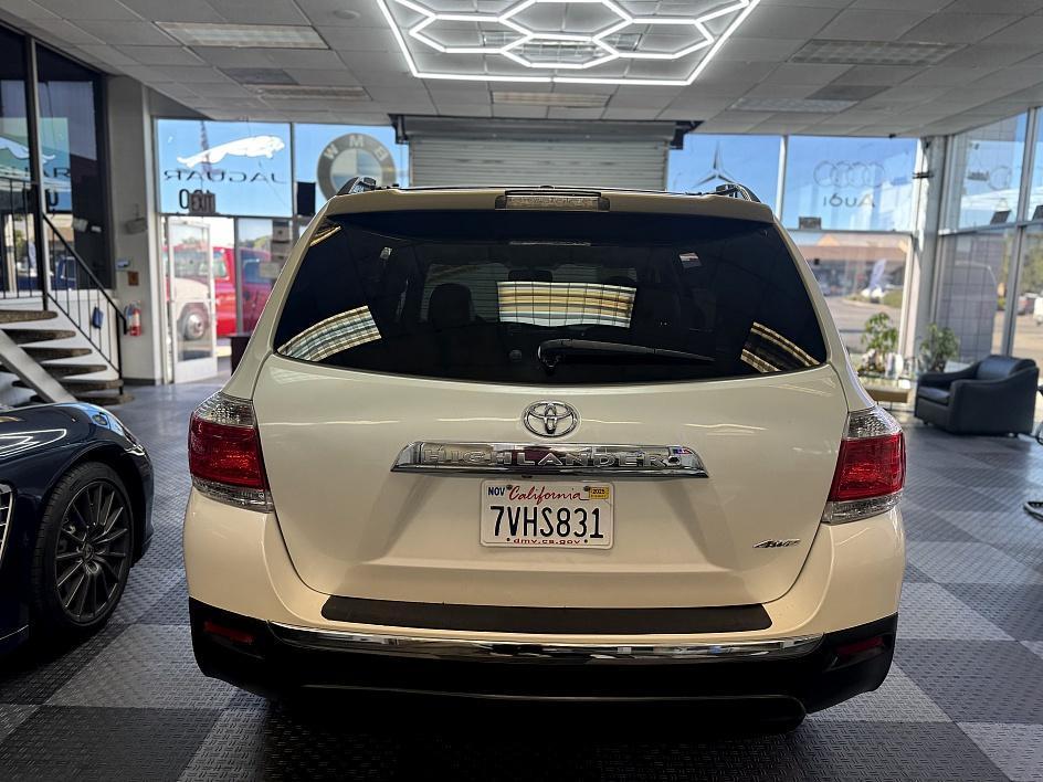 used 2013 Toyota Highlander car, priced at $17,998