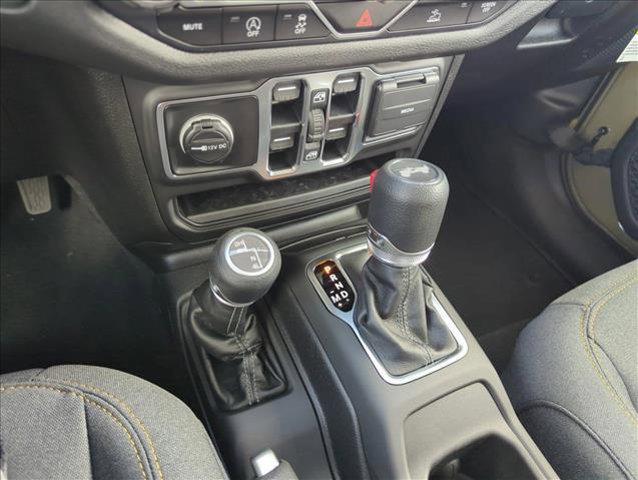 new 2025 Jeep Wrangler car, priced at $37,686