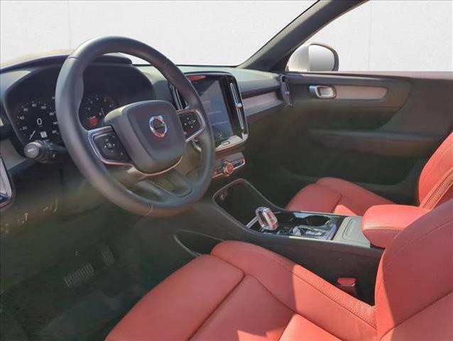 used 2019 Volvo XC40 car, priced at $21,526
