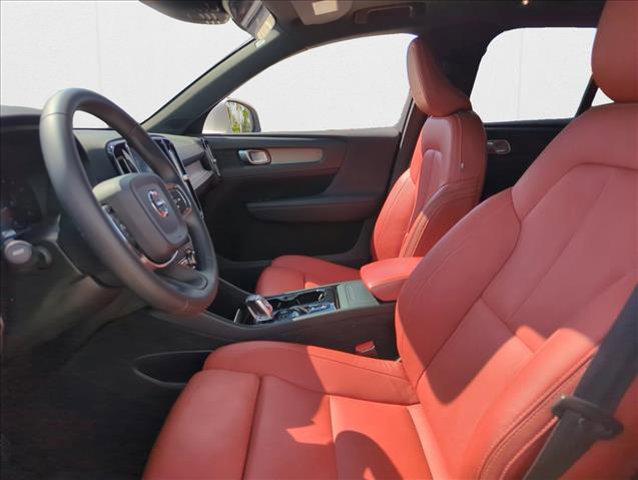 used 2019 Volvo XC40 car, priced at $21,526