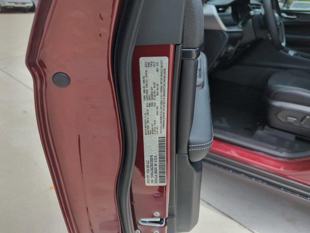 new 2025 Jeep Grand Cherokee L car, priced at $41,313