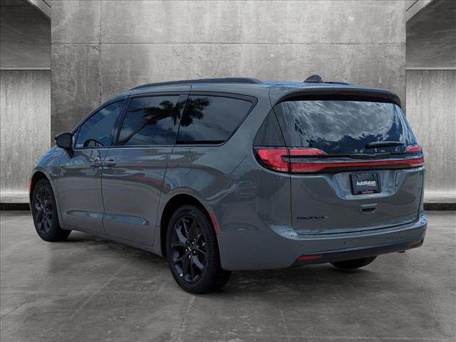 new 2024 Chrysler Pacifica car, priced at $44,240